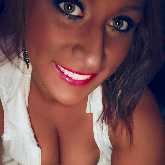 Meet your Posher, Jaymi - Picture 2 of 4